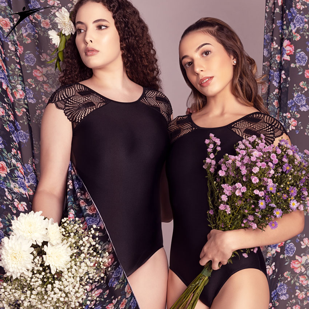 Maillot com detalhes em renda floral